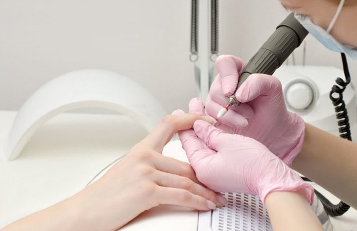 Master certificat în manichiură și pedichiură București